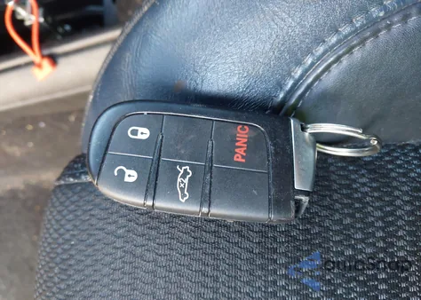 2015 Chrysler 200 S z USA, uszkodzony, nr VIN 1C3CCCBG4FN551421